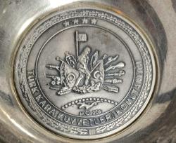 TÜRK KARA KUVVETLERİ KOMUTANLIĞI MADALYONLU PLAKETİ ÖZEL KADİFE KUTUSUNDA