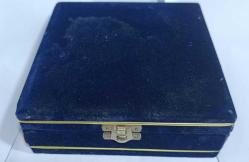 TÜRK KARA KUVVETLERİ KOMUTANLIĞI MADALYONLU PLAKETİ ÖZEL KADİFE KUTUSUNDA