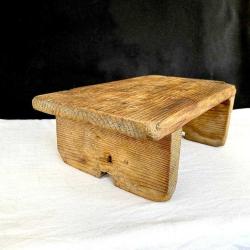 Nostaljik Ahşap El Oyması Banyo Taburesi