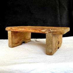 Nostaljik Ahşap El Oyması Banyo Taburesi