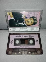 Kaset Atilla Kaya Seni Sevmeyen Ölsün albümü. Orijinal dönem Kağıt Baskı. Kartonette yazı var. sorunsuz çalışıyor