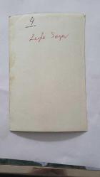 YEŞİLÇAM'IN UNUTULMAZ OYUNCUSU LEYLA SAYAR'IN ORİJİNAL FOTOĞRAFI - 18 x 12 cm EBADINDA - LEYLA SAYAR, DANSÖZ OLARAK ÇIKTIĞI SAHNEDE ORYANTAL KOSTÜMÜYLE DANS EDERKEN ÇEKİLMİŞ BİR KARE