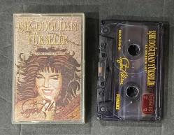 SEZEN AKSU * IŞIK DOĞUDAN YÜKSELİR * KASET