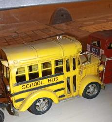 Antika Metal Okul Otobüsü Maketi