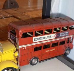 Bir Zamanlar Londra'dan Bir Hatıra: Klasik Kırmızı Çift Katlı Otobüs! ‎