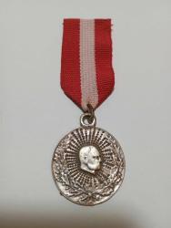 Atatürk madalyonu.Kurdelası yenidir