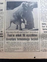 Hürriyet Gazetesi - Turkish Newspaper - 20 Kasım 1969 - Ay'da üç buçuk saat gezdiler - astronot Conrad ve Alan Bean 1 dakika 17 saniyelik gecikme ile Ay'a düzgün bir iniş yaptılar fotoğraf - İzmir fuarının erkek fili Pakbahadur eşsizlikten duvarlara tırmanmaya başladı fotoğraf - polisin karnı prim sistemi ile doyacak - Yeni İçişleri Bakanı Haldun Menteşoğlu haksızlığa yolsuzluğa paydos dedi - müthiş Türk Esat Selçuk hürriyetine kavuştu - kraliçelerin de kraliçesi seçiliyor - kraliçelerin kraliçesi güzellik müsabakası için Türkiye'den davet edilen Mine Hanzade fotoğraf - Cevdet Sunay Moskova'da - ay toprağında ekilen her bitki mükemmel şekilde büyüyor - Alamanya'dan gelecek mektup yazan çizen Faruk Geç - Tarkan gümüş eyer yazan ve çizen Sezgin Burak - Bossa - antika otomobiller sergisi fotoğraflar - 1919 yılında kullanılan kamyon da sergiyi gezenlerin dikkatini çekti fotoğraf - 1924 yılının çok sevilen otomobili Fotoğrafı - bizimkiler çizen Sezgin Burak - Commer kamyonetler