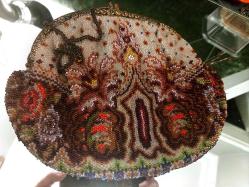 1900 BAŞLARI FRANSIZ BONCUK İŞİ KAPAMA KISMI YILAN BAŞI FORMUNDA ÇANTA