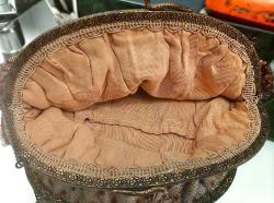 1900 BAŞLARI FRANSIZ BONCUK İŞİ KAPAMA KISMI YILAN BAŞI FORMUNDA ÇANTA