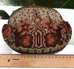 1900 BAŞLARI FRANSIZ BONCUK İŞİ KAPAMA KISMI YILAN BAŞI FORMUNDA ÇANTA