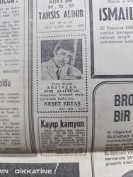 Hürriyet Gazetesi - Turkish Newspaper - 23 Temmuz 1969 - Üç astronot hızla dünyaya yaklaşıyor - Ay böceği Kartalın Aya konmasını gösteren temsili resim - Amerika'da Ay modası bir salgın halini aldı - arabası ile denize uçunca yanındaki kadının boğulmasına sebep olan Edward Kennedy'nin durumu sarsıldı fotoğraflar - Apollo programının gerçekleşmesinde en büyük payı olan Von Braun artık başka dünyalara göç edebiliriz dedi - Apollo 12 Kasım ayında atılacak - karaburun'da komando kampına Başbuğ demeden girilemiyor fotoğraflar - Süleyman Demirel doğu'ya yöneldi - Kürekle Atlantik'i geçti ama başarısını Apollo 11 gölgeledi - Aydan dünyaya faydalı mikropların gelmesi muhtemel - Neşet Ertaş yarın akşam Erzincan spor kulübünde - Tarkan korkunç takip yazan ve çizen Sezgin Burak - İsmail Baykut taziye mesajları - Türk petrolü İtalya'da rafine edilecek - Sovyet Basını Luna 15'ten kısa söz ediyor - 85'lik Ermeni Nişan Harutyan Müslümanlığı kabul ederek sünnet oldu Fotoğraf -  Opon ağrı kesici
