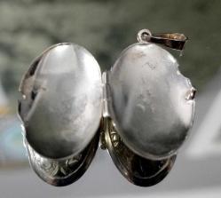 GÜMÜŞ RESİMLİK KOLYE UCU  3,84 GR