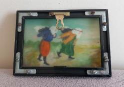 SEVDA İMZALI YAĞLIBOYA TABLO.40 - 50 YILLIK TABLO.BUZLU CAM ÜZERİNE RESMEDİLMİŞTİR RESİMDE BİR İKİ ÇİZİK MEVCUT.  CAM SAĞLAM.  ÇERÇEVE METAL. KOLEKSİYONLUK NADİR