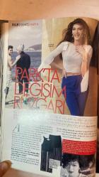 ELLE DERGİSİ - ARALIK 2013 SAYI: 9  REESE WITHERSPOON - SIENNA MILLER - MICHAEL FASSBENDER - MARC JACOBS - HENRY HOLLAND - PENELOPE CRUZ - MARION COTILLARD - SHAILENE WOODLEY - VICTORIA BECKHAM - HANDE SADİÇ - ZEYNEP ÖZDER - JOE ZEE - ADIR ABERGEL - MAI QUỲNH - MARISA CARMICHAEL - SARAH SCHUSSHEIM - THOMAS WHITESIDE  525+ HEDİYE SEÇENEĞİ - MÜCEVHER REHBERİ - RETRO YILBAŞI HOLLYWOOD MAKYAJI - ELLE STYLE AWARDS - HOLLYWOOD’UN GÜÇLÜ KADINLARI - HAYAT GURMESİ ÖNERİLERİ - FASSBENDER FENOMENİ - RETRO PIRILTI - MASUMİYET ÇAĞI - UĞULTULU TEPELER - ERKEK KUVVETİ - HER ŞEY TOZPEMBE - UĞURLU MÜCEVHERLER - INFULL DOOM MÜCEVHERLER - MILLER ZAMANI - PARTİ ZAMANI - ÖĞLE YEMEĞİ YAŞLANDIRIYOR MU? - İLHAM VEREN HAYALLER - ALIŞVERİŞ - AJANDA - ASTRO - SON BAKIŞ - BANGKOK DOSYASI – TAM TAKIM EKSİKSİZ 386 SAYFA