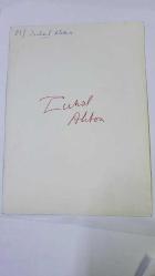 YEŞİLÇAM OYUNCUSU ve 1969 TÜRKİYE GÜZELİ ZUHAL AKTAN'IN ORİJİNAL FOTOĞRAFI - 18 x 13 cm EBADINDA - ZUHAL AKTAN KADRAJA POZ VERİRKEN YAKINDAN ÇEKİLMİŞ BİR KARE