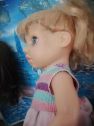 40 cm Boyunda PLASTİK BEBEK, UYUR, MAVİ GÖZLÜ, DÖNEM SAÇLI ARALARDA BOŞLUK VAR