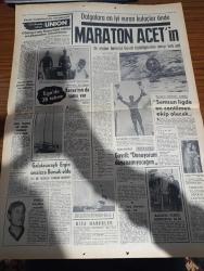 Hürriyet Gazetesi - Turkish Newspaper - 13 Temmuz 1969 - dolmabahçe'de Anadol Bayramı ilk on talihli Anadol'unu aldı fotoğraf - Tony Curtis Atina'da foto muhabirlerinin makinelerini kırdı - Ay'a iniş yolculuğuna 3 gün var - Muammer Kaylan Cape Kennedy'den bildiriyor - sağlam çıkan astronotlar uçuşu hazır - NATO İş tekrar grev kararı aldı - Haseki Hastanesi'nin 65'lik Doktor ikizleri Galip ve Emin Kıcıman emekliye ayrıldı - Süleyman Demirel onarılan liseyi tekrar açtı demesinler diye açmadı - astronotlar neler yiyecek - İstanbul Ankara İzmir Radyosu Programı - Neil Armstrong sivil astronot olduğu için Ay'a ilk defa çıkacak - Galatasaraylı Feridun Öztürk Yıldırım nikahı yapıyor fotoğraf - Göztepe'nin kupadaki rakibi Union meyhaneden yönetiliyor - Galatasaraylı Ergin Gürses sessizce Bursalı oldu - Maraton Acet'in ilk etabın birincisi Gavril üşüdüğünden yarışı terk etti fotoğraf - beden terbiyesi Genel Müdürü Ulvi Yenal Samsun beni korkutuyor dedi - milletlerarası yat yarışması