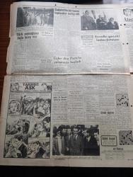 Hürriyet Gazetesi - Turkish Newspaper - 10 Kasım 1949 - büyük yasımızın on birinci yıldönümü - Atatürk'ün fotoğrafı - bugün ebedi şef Atatürk'ü anacağız - Üçler Dün Paris'te çalışmaya başladılar - Başbakan Şemsettin Günaltay Çanakkale'de - Dışişleri bakanımız Necmettin Sadak dün bir basın toplantısı tertip etti - Atıf Ödül'ün askerliği meselesi - Avrupa'ya silah yardımı başlıyor - Hitler'in sığınağında son günler yazan Yüzbaşı Gerhard Boldt Yazı Dizisi - şehir tiyatrosu temsilleri saat 20.30'da başlıyor - Türk prensesi Nilgün yazan Refik Halit Karay Yazı Dizisi - Rita Hayworth'un yapacağı doğum Radyo ile yayınlanacak - Atatürk ve göktürkler yazan Nihat Sami Banarlı - Tavaf şiiri yazan İbrahim Alaaddin Gövsa - tepkili Süpersonik stratosfer uçakları yapıldı - tarihi sofra yazan Faruk Nafiz Çamlıbel - yabancı gözüyle Kemal Atatürk - On bir yıl evvel bugün fotoğraflar - 10 Kasım 1938 Perşembe saat 9'u 5 geçe Dolmabahçe sarayı Fotoğrafı - bütün Türk milleti yana yakılan Atasına ağlıyor