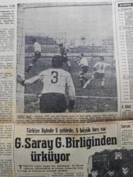 Hürriyet Gazetesi - Turkish Newspaper - 24 Kasım 1968 - Doktor Kemal Beyazıt kesin konuştu hemen bir kalp nakli daha yapacağım - jandarmalar İki kadını öldürdü diyen İnönü olayı meclise götürecek - Monaco prensesi Grace Kelly ile Eşi Prens Rainier Bursa kılıç kalkan ekibini seyrediyor fotoğraf - Doktor Kemal Beyazıt kalp nakli yaptığı Maviş Karagöz'ün kocasının önünde gözyaşını tutamadı - ilk kalp nakli ameliyatını gerçekleştiren Doktor Christian Barnard bir hastaya 3-4 defa kalp takılabilir dedi - Monaco prensesi Grace Kelly Bursa kraliçesi seçildi - Türkiye'den geçecek olan Londra Sidney otomobil maratonu bugün başlıyor - işçiler nasıl emekli olur hazırlayan Metin Soysal - Gönül avcısı yazan ve çizen Faruk Geç - Tarkan Honoriva'nın yüzüğü yazan ve çizen Sezgin Burak - İstanbul Ankara İzmir Radyosu Programı - Yıldırım servis emrinizde - serbest kürsü herkese söz hakkı yöneten Tahsin Öztin - PTT Beşiktaş'ın hattını son anda kesti 1 1 fotoğraf -  Fenerbahçe kulübü başkanı Faruk Ilgaz
