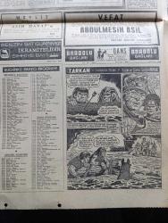 Hürriyet Gazetesi - Turkish Newspaper - 28 Kasım 1968 - Cüneyt Arcayürek Atina ve brüksel'i dolaşarak iki büyük casusluk olayını ortaya çıkardı - Belçika polisi Nahit İmre'yi evinin önünde tevkif ediyor - Nahit İmre ve Eşi Şarıka'nın hiçbir yerde çıkmamış fotoğrafı - Nahit İmre'nin yakın arkadaşı Kamuran İnan NATO toplantısında görülüyor fotoğraf - otomobil maratonuna katılan 5 numaralı arabayı Ankara yolunda kamyon parçaladı - salı sabahı saat 5.12'den beri başkasının kalbi ile yaşayan Ali Akgül Dün öldü fotoğraf - Ali Akgül'ün kurtarılamadığını Doktor Siyami Ersek açıkladı - Mısır'daki öğrenci ayaklanmasında 30 kadar ölü var - Kapıkule gümrük ambarında meydana gelen yangın büyük hasar yaptı  - Cihat Önol kalpsiz gömüldü - insanlar 300 yıl yaşayabilecek - Amerikalılar endişe içinde bekliyorlar casus Nahit İmre yüzünden batı savunma şebekesi tehlikeye düştü - Yıldırım servis - serbest kürsü herkese söz hakkı yöneten Tahsin Öztin - Gönül avcısı yazan ve çizen Faruk Geç - Tarkan