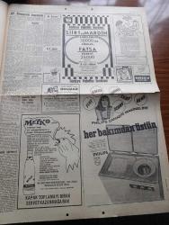 Hürriyet Gazetesi - Turkish Newspaper - 2 Aralık 1968 - Dario Moreno öldü fotoğraf - Dario Moreno'nun ölüm haberini alan Brigitte Bardot hüngür hüngür ağladı fotoğraf - Demokrat Partililere siyasi hak verilirken Süleyman Demirel yalnız kaldı fotoğraf - Süleyman Demirel'in üçüncü defa Başkan seçildiği Adalet Parti Kongresi olaylarla kapandı - Ünlü Doktor Christian Barnard Türk doktorları iki kalp naklinde başarılıydı dedi fotoğraf - Süleyman Demirel Nur halifesi değilim dedi - Adalet Partisi afişleri önünde namaz kılan bir delege fotoğraf - Nazım Hikmet adlı Rus şilebi fotoğraf - otomobil maratonuna katılanlar Bombay yolunda - Spor Toto neticeleri - İstanbul Ankara İzmir Radyosu Programı - Gönül avcısı yazan ve çizen Faruk Geç - Tarkan Honoriva'nın yüzüğü yazan ve çizen Sezgin Burak - ayın görünmeyen yüzünün fotoğrafı yayınlandı - Philips çamaşır makineleri - İzmir'de Doğan Dario Moreno Türkiye'nin iyi niyet elçisi idi - Dario Moreno bir konser sonunda Zeki Mürenle fotoğraf