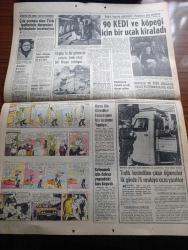 Hürriyet Gazetesi - Turkish Newspaper - 15 Kasım 1968 - İngiltere'nin teşebbüsüne karşı NATO'da tepki uyandı - Türkiye yeni bir anlaşmanın içine girmeyecek Cüneyt Arcayürek bildiriyor - Amerika ile ikili anlaşmayı bu ay imzalayacağız - İhsan Sabri Çağlayangil Kıbrıs için derhal beşli bir konferans teklif etti - haftanın plağı - Gaziantep'te galeyana gelen halk vilayet binasını taşladı - üniversiteye giremeyenler rektörlük binasını bastı -  Dişi Gülsüm Öncü tabanca ile poz verdi fotoğraf - Avustralya'ya 2. İşçi kafilesi dün hareket etti - Yıldırım servis - serbest kürsü herkese söz hakkı yöneten Tahsin Öztin - kıymetli sanatkar Nezahat Bayram'ın en son okuduğu türküler Grafson plaklarında - İstanbul Ankara İzmir Radyosu Programı - kadın hayvan yetiştiricisi Margaret Hunter 90 kedi ve köpeği için bir uçak kiraladı fotoğraf - Almanlar çok çocuğu olan Türk işçilerinin durumlarını köylerinde inceliyor - ürgüp'te bir güvercin yuvası tam otuz bin liraya satılıyor -  karikatür
