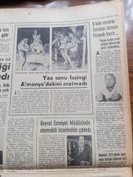Hürriyet Gazetesi - Turkish Newspaper - 25 Ağustos 1968 - Romanya diken üstünde - Rusların kuzeyden Bulgarların da güneyden ülkeyi kuşatması üzerine Rumen ordusu dün sabah alarm haline geçirildi - Mareşal Tito bağımsızlığımızı her tehdide karşı savunacağız dedi - Çek halkı hıncını Doğu Almanyalı turistlerden alıyor Özkan Şahin Çek Avusturya sınırından bildiriyor - çekoslavakya'da Hürriyet hareketinin lideri Dubçek'de Moskova'da fotoğraf - cumhurbaşkanı Svoboda fotoğraf - kremlin'de çetin bir pazarlık var - işgal Kuvvetleri kumandanı olan Sovyet generali Orlov dün 7 maddelik bir emir çıkararak kuvvetlerinin dış mahallelere çekilmesini istemiştir - Çekoslavak işçileri artık Rus atom silahları için uranyum çıkarmıyor - işgal haberini öğrenince Dubçek hıçkıra hıçkıra ağladı - Kirli milyonlar yazan ve çizen Faruk Geç - Tarkan Kuzey canavarları yazan ve çizen Sezgin Burak  - Türk profesör Mehmet Akçay hazırladığı suni kalp için alet yaptırmak üzere Amerika'ya gitti - merdivenlerde sevişenler