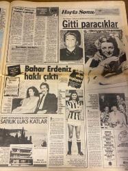 HAFTA SONU GAZETESİ DOĞUM GÜNÜ HEDİYESİ  ( Turkish Newspaper ) - 13 HAZİRAN 1980 -TAM TAKIM 12 SAYFADIR -Kadir İnanır – Canan Özbek – Selçuk Ural – Behiye Aksoy – Ahmet Özhan – Günhan – Mehmet Ali Canbek – Belma Kaba – Gökben – Müjde Ar – Tatlıses – Billy – Safiye Ayla – Ata – Helena Rubinstein – Gönül Yazar – Zeki Müren – Bahar Erdeniz – Engin – Fikret Hakan – Bakan Bey – Arzu Okay – Diskotek Leyla – Bastıbacak – Bizimkiler Kadir İnanır evleniyor – Gelin adayı sosyete terzisinin güzel kızı – Selçuk Ural’ın eski eşi Canan Özbek 3 yıldır Kadir’le beraber – Behiye Aksoy Ahmet Özhan aşkı dillerde – Sahnelerin pisliği 5 milyona temizlendi – Gökben’in uğursuz gelinliği – Müjde Ar Tatlıses’i kapı dışarı etti – Bu Bakırköylü’lerden korkulur – Ömrünün 5 yılı gitti – Amerika’da gençlik aşısı – Zengin ve yoksul’un Billy’si evlendi – Artık kartlaşıyorum – Safiye Ayla ve Ata’nın 42 yıllık vasiyeti – Beni artık yok bilin – Gitti paracıklar – Bahar Erdeniz haklı çıktı – Engin alkış topluyor –Meral O