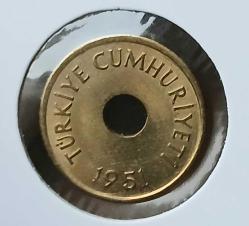 (delikli)  1951  1 kuruş   Çil +  Nadir