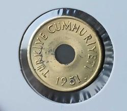 (delikli)  1951  1 kuruş  NOKTALI    Çil +  Nadir