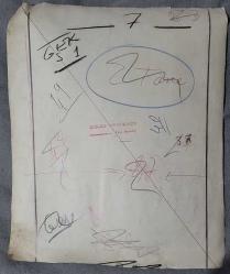 TÜRK HEKİM ve SİYASETÇİ, 1968-1973 İSTANBUL BELEDİYE BAŞKANI DOKTOR FAHRİ ATABEY'İN ORİJİNAL BÜYÜK BOY FOTOĞRAFI - 26 x 22 cm EBADINDA - DR. FAHRİ ATABEY AYNI ANDA 2 TELEFONLA GÖRÜŞME YAPARKEN YAKINDAN ÇEKİLMİŞ 26 x 22 cm ÇOK BÜYÜK EBATTA BİR FOTOĞRAF... ÖZEL ARŞİV (GÜNDÜZ SERDENGEÇTİ)