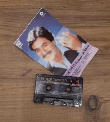 FERDİ TAYFUR ALLAHIM SEN BİLİRSİN KASET BORDO BANDROL CAM İLK BASKI SİYAH KASA SİYAH MAKARA