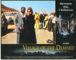 VILLAGE OF THE DAMNED - LANETLİLER KASABASI FİLMİNİN ORJİNAL LOBİ KARTI - CHRISTOPHER REEVE, KIRSTTIE ALLEY, LINDA KOZLOWSKI - USA DÖNEM BASKISIDIR - NO: 3