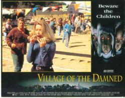 VILLAGE OF THE DAMNED - LANETLİLER KASABASI FİLMİNİN ORJİNAL LOBİ KARTI - CHRISTOPHER REEVE, KIRSTTIE ALLEY, LINDA KOZLOWSKI - USA DÖNEM BASKISIDIR - NO: 5