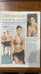 TELE AKŞAM MAGAZİN DERGİSİ - 12/18 AĞUSTOS 2000 - HANDE YENER – TARKAN – NEFİSE KARATAY – GİZEM ÖZDİLLİ – TUBA ÖNAL – AHMET MUTAFCI – ERSEL PEKER – SÜHA – SEDEF REŞİT – MÜGE AYYILDIZ – MUAZZEZ ERSOY – PİRET – LAURA BARESSE – EDİP AKBAYRAM – YAVUZ BİNGÖL – DENİZ AKKAYA – ERDAL ACAR – YAĞMUR ÜNAL – ALİ GÜRSOY – TÜRKAN ŞORAY – CİHAN ÜNAL – SEVDA DEMİRCAN – AJDA PEKKAN – MUSTAFA SANDAL – KADİR İNANIR – SELİN TOKTAY – BUKET SAYGI  MAGAZİN POSTER – DEV PROJEDE O YOK – İŞTE HAYALİMDEKİ ERKEK – MESLEĞİNDEN UTANAN MANKEN – TRAFİK KAZASI – BODRUM ALBÜM GECE HAYATI – ESTONYA GÜZELİ 2000 İDDİALI YILI – HAVUZ SEFASI – ÖZEL HAYAT – ÇEŞME TATİL – HALKLA İLİŞKİLER YENİ MESLEK – DİVA ALBÜM İMZA GÜNÜ – BODRUM HALİKARNAS KONSER JETSKİ – DİZİ – ÇAĞLA ŞIKEL – BOZOK GÖREN – ARZUM ONAN MUTLU BERABERLİK – BALE VE MANKENLİK – İLİŞKİDE DİKKAT – GECE HAYATINDAN UZAK – EVLİLİK PLANLARI –  MEHMET NURİ YILMAZ – EBRU GÜNDEŞ – HANDE ATAİZİ – SEVDA DEMİREL – EBRU ŞALLI DİYANET AÇIKLAMASI – SİLİKON VE GÜNAH T- 30 SAYFA