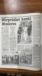 HÜRRİYET PAZAR  DERGİSİ - SAYI : 143 - 9 EKİM 1988 - FİKRET ERCAN – MEHMET YAŞIN – ŞİNASİ GÜMÜŞEL – LEYLA İSMİER – METE TÜRKBEN – REMZİ ALİŞAN – ŞEVKİ ADALI – NEZİH ALKIŞ – AHMET ALTAN – UĞUR CEBECİ – EROL GÖNENÇ – DOĞAN HIZLAN – ERTUĞRUL ÖZKÖK – HALUK ŞAHİN – ESEN ÜNÜR – HASAN YILMAER – TANER KALKANOĞLU – PERRI McKISSACK (“Pebbles”) – BILL SUMMERS – EDDIE MURPHY – TWIGGY – KEN RUSSEL – JUSTIN de VILLENEUVE – MICHAEL WITNEY – JOE GEARY – LEIGH LAWSON – CHARLIE CHAPLIN – PSİKOLOG DOMAN- TRABZON ÇARŞISI – KALKANOĞLU AŞEVİ – AMERİKAN PLAK LİSTELERİ – HOLLYWOOD – İNGİLTERE – MOSKOVA – HÜRRİYET PAZAR – TV DİZİS - NURCAN AKAD – ERTUĞRUL ÖZKÖK – MELNIKOV – HALUK ŞAHİN – EMRE- MOSKOVA – NEW YORK – KIZIL MEYDAN – ST. BASIL KATEDRALİ – SOVYETLER BİRLİĞİ – GSD - TANER KALKANOĞLU – FİKRET ERCAN – MEHMET YAŞIN – ŞİNASİ GÜMÜŞEL – LEYLA İSMİER – METE TÜRKBEN – REMZİ ALİŞAN – ŞEVKİ ADALI – NEZİH ALKIŞ – AHMET ALTAN – UĞUR CEBECİ – EROL GÖNENÇ – DOĞAN HIZLAN – ERTUĞRUL ÖZKÖK – HALUK ŞAHİN - 14 SAYFA