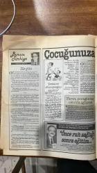 PAZAR HÜRRİYET DERGİSİ - SAYI : 140 - 18 EYLÜL 1988 - HAYDİ ÇOCUKLAR OKULA - FİKRET ERCAN – MEHMET YAŞİN – ŞİNASİ GÜMÜŞEL – LEYLA İSMİER – METE TÜRKBEN – REMZİ ALİŞAN – ŞEVKİ ADALI – NEZİH ALKIŞ – AHMET ALTAN – UĞUR CEBECİ – EROL GÖNENÇ – DOĞAN HIZLAN – ERTUĞRUL ÖZKÖK – HALUK ŞAHİN – ESEN ÜNÜR – HASAN YILMAER – ECE ALTON – KEMAL SUNAL – ZUHAL OLCAY – YALIN ALPAY – JACK LONDON – JOHN STEINBECK – DOSTOYEVSKİ – EROL DİKSOY – PROF. DR. ATALAY YÖRÜKOĞLU  ÖĞRENCİ HARİKALAR DİYARINDA – 7 MİLYON OKULDA 1,5 MİLYON AÇIKTA – ÇOCUĞUNUZA BAĞIMSIZLIK TANIYIN – TOPLAMA ÇIKARMA ALFABE BAHÇE – BU OKUL İŞTE – UCUZA OKUMAK RÜYA – GÖZE KULAĞA DİKKAT – OKUL HALİ – HAYDİ ÇOCUKLAR OKULA – ARKADAŞLARIMI ÇOK ÖZLEDİM – GENÇLİĞE ÖNEM VERİLSİN – LÜKS LİSTE – KIRTASİYE DÜNYASI ARTIK BİR CENNET – ÖĞRETMENE BÜYÜK GÖREV DÜŞÜYOR - ÖĞRENCİ HARİKALAR DİYARINDA - UCUZA OKUMAK RÜYA -  ÖĞRENCİ HASAN CELAL GÜZEL’DEN BAKAN HASAN CELAL GÜZEL’E – 178 GÜNLÜK İLKÖĞRETİM MARATONU – 7 MİLYON OKULDA 1.5 MİLYON AÇIKTA – ÇOC-14 SAYFA