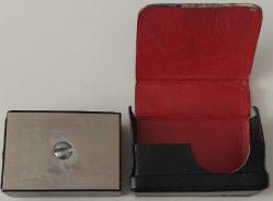 DOĞU ALMANYA MİNİ KURMALI VE ALARMLI ORİJİNAL MASA SAATİ ORİJİNAL KILIFINDA ÇOK BAKIMLI MUHTEŞEM 2DD1RR ÇOK NADİR