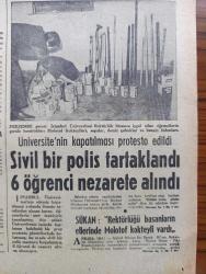 Hürriyet Gazetesi - Turkish Newspaper - 28 Aralık 1968 - Apollo dünyaya döndü - çukurova'da sel felaketi ölü adeti yükseliyor 18 - maddi zarar çok büyük felaketzedeler askeri botlarla kurtuluyor - mahsur kalan köyleri havadan tespit eden bir fotoğraf - Türkiye İşçi Partisi'nin Kongresi bu sabah başlıyor - İnce Memed 2 Yaşar Kemal Desenler Sezgin Burak yarın başlıyoruz - memur maaşlarına zam yapılacak - İstanbul Üniversitesi rektörlük binasını işgal eden öğrencilerin geride bıraktıkları molotof kokteyli sopalar demir çubuklar ve benzin bidonları fotoğraf - üniversitenin kapatılması protesto edildi sivil bir polis tartaklandı 6 öğrenci nezarete alındı - İçişleri Bakanı Faruk Sükan rektörlüğü basanların ellerinde molotof kokteyli vardı dedi - Gönül avcısı yazan ve çizen Faruk Geç - Tarkan Honoriva'nın yüzüğü yazan ve çizen Sezgin Burak - İstanbul Ankara İzmir Radyosu Programı - burç falınız - serbest kürsü herkese söz hakkı yöneten Tahsin Öztin - yurtdışındaki vatandaşlarımızın oy vermesi