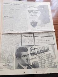 Hürriyet Gazetesi - Turkish Newspaper - 25 Aralık 1968 - Ay'ın yörüngesinden ilk mesaj başardık başardık - Ay'ın tarihine adlarını yazan 3 astronot Frank Borman James Lovell ve William Anders fotoğraf - her şey çok net görünüyor diyen astronotlar Ay'ı anlattı fotoğraf - Apollo 8 bu sabah Ay'ın yörüngesinden çıkacak - ay yolculuğunun merak edilen tarafları nasıl ve neler yiyorlar - Amerika'nın 1926'da attığı İlk roket ancak 61 metreye yükselmişti - Yaşar Kemal 21 dünya diline çevrilen ve ödül kazanan  İnce Memed'in devamını hürriyet için yazdı - Gönül Avcısı yazan ve çizen Faruk Geç - Tarkan Honoriva'nın yüzüğü yazan ve çizen Sezgin Burak - İstanbul Ankara İzmir Radyosu Programı - Nuri Sesigüzel iftiharla sunar fotoğraf - Türkiye İşçi Partisindeki büyük kavga - İstanbul TİP ilçe başkanları Mehmet Ali Aybar'ın karşısında oldukları açıkladı - Bayramı Uludağ'da geçiren ünlü kişiler masaların üzerinde yattı fotoğraf -- Nilüfer Ayda Yılmaz Duru'yu davalı Halit Refiği tanık sandalyesinde foto