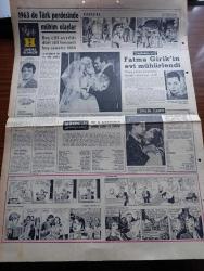 Hürriyet Gazetesi - Turkish Newspaper - 4 Ocak 1964 - meclis grubu karar aldı Yeni Türkiye Partisi güven oyu verecek - İsmet İnönü Kıbrıs'a tek taraflı müdahale edemezdim diyor - Kıbrıs olaylarını takip eden arkadaşımız Aydoğan Önol fotoğraf - Rumlar Türkleri açlıkla dize getirmek istiyor - şehirlerde köylerde hatta Türk alayında yiyecek bitti - Baf ve Larnaka kasabalarında kanlı çarpışmalar devam ediyor - Rumlar Türk rehinelerini götürürken kum torbası gibi siper yapıyorlardı  - Ataş Rafinerisi grevi 40 milyon lira zarara yol açtı - Yunan halkı Kıbrıs için ne diyor - Fatma Girik'in evi mühürlendi Fotoğrafı - Tanju Gürsu ve Çolpan İlhan bütün suçumuz sevmek filminde fotoğraf - Gönül Yazar ve Orhan Günşiray bir gecelik gelin filminde fotoğraf - 1963 yılında kaybettiğimiz sanatçı Suphi Kaner Fotoğraf - 1963'te Türk perdesinde mühim olaylar - 12 ay içinde de tam 111 film çevrildi - 1963'te Memleketimizde sevilen sesler ve şarkılar - Kleopatra çizen Faruk Geç - Sinema - Tiyatro