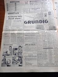 Hürriyet Gazetesi - Turkish Newspaper - 22 Şubat 1964 - İsmet İnönü'ye suikast - Kayserili  elektrikçi Mesut Suna saat 12'de başbakanlıktan çıkan İsmet İnönü'ye üç el ateş etti fakat isabet ettiremedi Fotoğrafı - suikastçı Mesut Suna kimdir - İsmet İnönü'nün özel kalem müdürü Necdet Çalp suikasti anlatıyor - suikastçinin Kayseri'deki evinde polis arama yaptı - Adalet Partisi genel başkanı Ragıp Gümüşpala olayı tel'in etti - Mesut Suna'ya 24 yıl hapis cezası verilecek - Serbest kürsü herkese söz hakkı yöneten Tahsin Öztin - İntibah çamaşır fabrikası kapatılınca 50 bin çamaşır ortada kaldı - İsmet İnönü'ye yapılan suikastten fotoğraflar - suikastçi Mesut Suna yakalandıktan sonra fotoğraf - İsmet İnönü suikasttan sonra öğle yemeği yiyor fotoğraf - suikast hadisesinin cereyan ettiği yer fotoğraf - İsmet İnönü evinin önünde fotoğraf - Fatoş karikatür - Gökler hakimi gordon karikatür - güngörmüşler karikatür - Dedektif Nik'in maceraları - İstanbul'da sinema tiyatro programı - Royal margarin