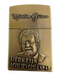 MÜSLÜM GÜRSEL Kabartma Figürlü Sarı Metal Gazlı Çakmak