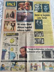 TERCÜMAN GAZETESİ İNCİ İLAVESİ DOĞUM GÜNÜ HEDİYESİ (Türkish Newspaper) - 25 MAYIS 1984 - 4 SAYFADIR -Tekin Akmansoy-Leman Cidamlı-Hülya Koçyiğit-Safiye Ayla-Charles Bronson-Berhan Şimşek-Sevim Özen-Münir Özkul-Renat Fosforoğlu-Sabahattin Işık-Pearl S. Buck-Nur İçözü-Dr. Kamran Şenel-Nabilzâde Nazım-Jack Nicholson-Angélica Huston-Lana Turner-Liz Taylor-Aric Shaw-Les Becker-Fred May-Robert Eaton-Ziya Şafak  inci-Hülya Koçyiğit’in Firarı-Çok sesli mi çok sazlı mı-Charles Bronson karısının bir dediğini iki etmiyor-Seninle Yaşamak-İki Aşk Arasında-Kadın ve Ev-Güzlük seçerken-Uzun süre 30 yaşında kalabilirsiniz-Yüz cimnastiğinin yararı-Romizmal-Artrit nedir-Bir Hikaye Aşkımız ölmeye mahkûmmuş-İnci Falınız-Fatoş’la Başbaşa-İki uzay filmi dünya hasılat rekoru kırdı-Dünkü ve bugünkü Lana Turner-Sevgi sözlüğümden evlenme kelimesini attım-Keloğlan-Pasaklıgiller-Bay Ortadirek