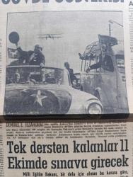 Milliyet Gazetesi - Turkish Newspaper - 6 Ekim 1965 - Dört gün kala yazan Abdi İpekçi Başmakale - Adalet Partisi'nin gövde gösterisi fotoğraf - Adalet Partisi lideri Süleyman Demirel'in 300 vasıta ile geldiği dünkü Taksim mitingine iştirak fazla oldu fotoğraf - Süleyman Demirel'i İstanbul'da kır at üzerinde karşılayan Adalet Partili gözüküyor fotoğraf - Yalvaç Adalet Partisi mitinginde kavga çıktı 28 kişi yaralandı - Alparslan Türkeş sınıf imhası sosyalist sistemde yoktur dedi - Ekrem Alican meclise 50 milletvekili ile gireceğiz dedi - tek dersten kalanlar 11 Ekim'de sınava girecek - Nihat Erim CHP ile Adalet Partisi koalisyon kurabilir - Abdurrahman Kaçı Kapalıçarşı'da cinayet işledikten sonra etrafı ateş yağmuruna tuttu - Türkiye İşçi Partisi genel başkanı Mehmet Ali Aybar anayasaya saygılı olunmalı dedi - Bayan Nazmiye Demirel ne yapıyor fotoğraf - feryat yazan Ulunay - Sıfır yazan Refik Erduran - Petrol davası yazan Profesör Doktor Muammer Aksoy -  Turhan Selçuk Karikatür