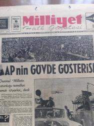 Milliyet Gazetesi - Turkish Newspaper - 6 Ekim 1965 - Dört gün kala yazan Abdi İpekçi Başmakale - Adalet Partisi'nin gövde gösterisi fotoğraf - Adalet Partisi lideri Süleyman Demirel'in 300 vasıta ile geldiği dünkü Taksim mitingine iştirak fazla oldu fotoğraf - Süleyman Demirel'i İstanbul'da kır at üzerinde karşılayan Adalet Partili gözüküyor fotoğraf - Yalvaç Adalet Partisi mitinginde kavga çıktı 28 kişi yaralandı - Alparslan Türkeş sınıf imhası sosyalist sistemde yoktur dedi - Ekrem Alican meclise 50 milletvekili ile gireceğiz dedi - tek dersten kalanlar 11 Ekim'de sınava girecek - Nihat Erim CHP ile Adalet Partisi koalisyon kurabilir - Abdurrahman Kaçı Kapalıçarşı'da cinayet işledikten sonra etrafı ateş yağmuruna tuttu - Türkiye İşçi Partisi genel başkanı Mehmet Ali Aybar anayasaya saygılı olunmalı dedi - Bayan Nazmiye Demirel ne yapıyor fotoğraf - feryat yazan Ulunay - Sıfır yazan Refik Erduran - Petrol davası yazan Profesör Doktor Muammer Aksoy -  Turhan Selçuk Karikatür