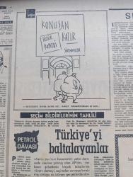 Milliyet Gazetesi - Turkish Newspaper - 6 Ekim 1965 - Dört gün kala yazan Abdi İpekçi Başmakale - Adalet Partisi'nin gövde gösterisi fotoğraf - Adalet Partisi lideri Süleyman Demirel'in 300 vasıta ile geldiği dünkü Taksim mitingine iştirak fazla oldu fotoğraf - Süleyman Demirel'i İstanbul'da kır at üzerinde karşılayan Adalet Partili gözüküyor fotoğraf - Yalvaç Adalet Partisi mitinginde kavga çıktı 28 kişi yaralandı - Alparslan Türkeş sınıf imhası sosyalist sistemde yoktur dedi - Ekrem Alican meclise 50 milletvekili ile gireceğiz dedi - tek dersten kalanlar 11 Ekim'de sınava girecek - Nihat Erim CHP ile Adalet Partisi koalisyon kurabilir - Abdurrahman Kaçı Kapalıçarşı'da cinayet işledikten sonra etrafı ateş yağmuruna tuttu - Türkiye İşçi Partisi genel başkanı Mehmet Ali Aybar anayasaya saygılı olunmalı dedi - Bayan Nazmiye Demirel ne yapıyor fotoğraf - feryat yazan Ulunay - Sıfır yazan Refik Erduran - Petrol davası yazan Profesör Doktor Muammer Aksoy -  Turhan Selçuk Karikatür