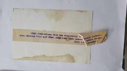 YEŞİLÇAM OYUNCUSU ve 1969 TÜRKİYE GÜZELİ ZUHAL AKTAN'IN ORİJİNAL 2'Lİ FOTOĞRAF SETİ - 18 x 12 cm EBADINDA - ZUHAL AKTAN, BİR PARKTAKİ SEYYAR ÇEKİLİŞTE SİGARA KAZANIRKEN ÇEKİLMİŞ 2 FARKLI KARE