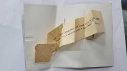 YEŞİLÇAM OYUNCUSU ve 1969 TÜRKİYE GÜZELİ ZUHAL AKTAN'IN ORİJİNAL 3'LÜ FOTOĞRAF SETİ - 18 x 13 cm EBADINDA - ZUHAL AKTAN, EVİNDE DERS ÇALIŞTIĞI ANLARDA LEBLEBİ YERKEN ÇEKİLMİŞ 3 FARKLI KARE