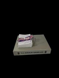 VİNTAGE ZİRAAT BANKASİ METAL TAKVİMLİK ÜZERİNDE 2000 YİLİ TAKVİMİ İLE BERABER